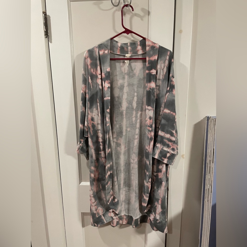 Gently used Pink & Grey Tie Die Cardigan 3/4 length sleeves size 3x